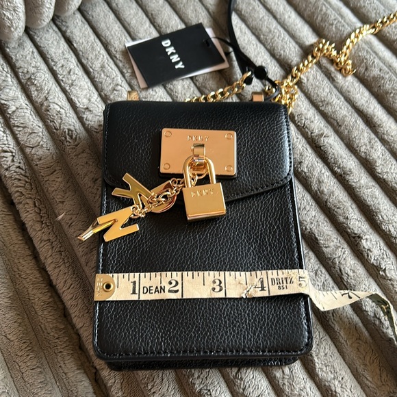 DKNY Black Hard Case Crossbody Bag Shoulder Bag with Gold Tone Accents & Chain - Picture 12 of 17